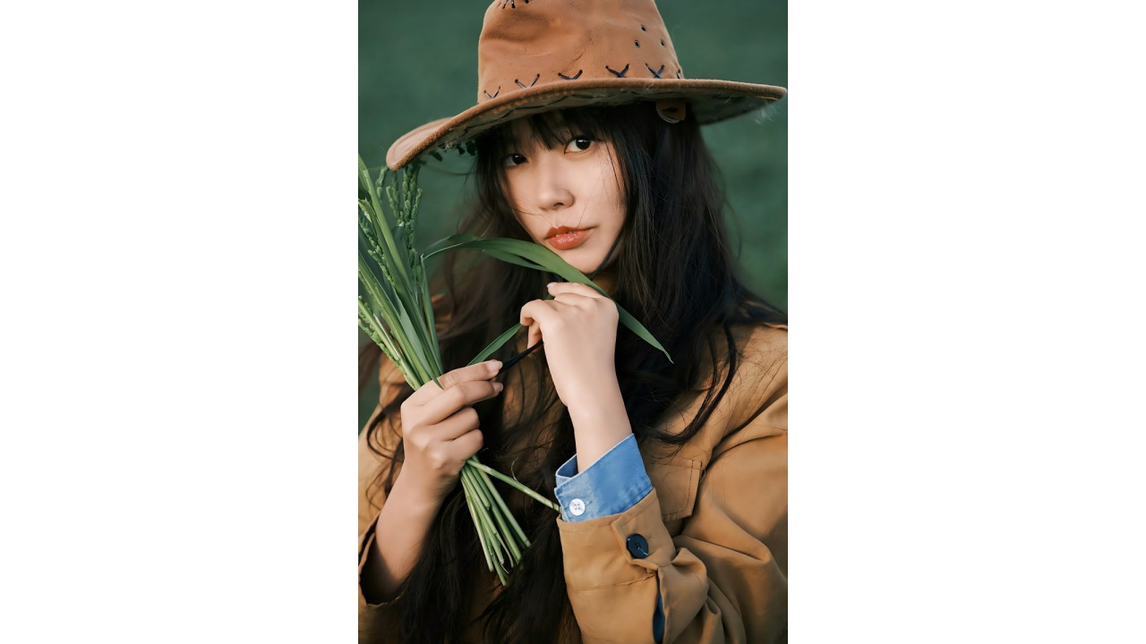 AI image enlarger before and after comparison - Avant